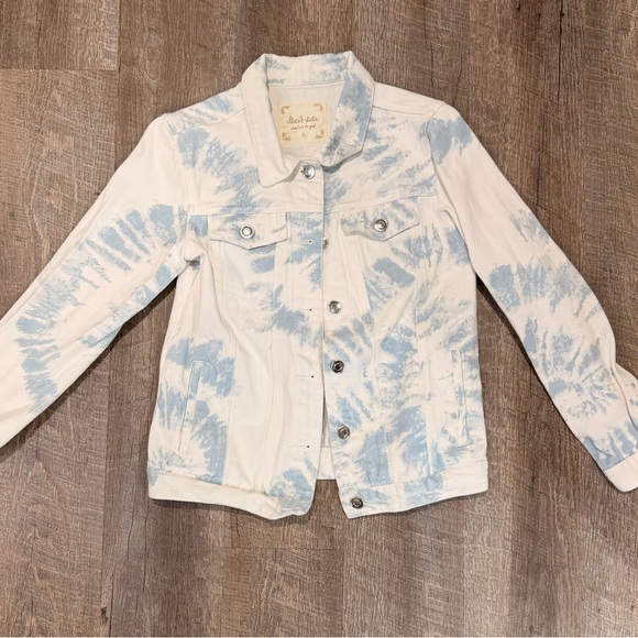 Altar'd State Jackets & Blazers - Altar'd State White & Light Blue Tie-Dye Denim Jacket